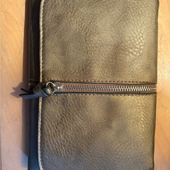 Bueno Black Crossbody Bag - Picture 6 of 10